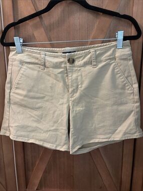 AMERICAN EAGLE light tan Casual Cotton Shorts SIZE 4